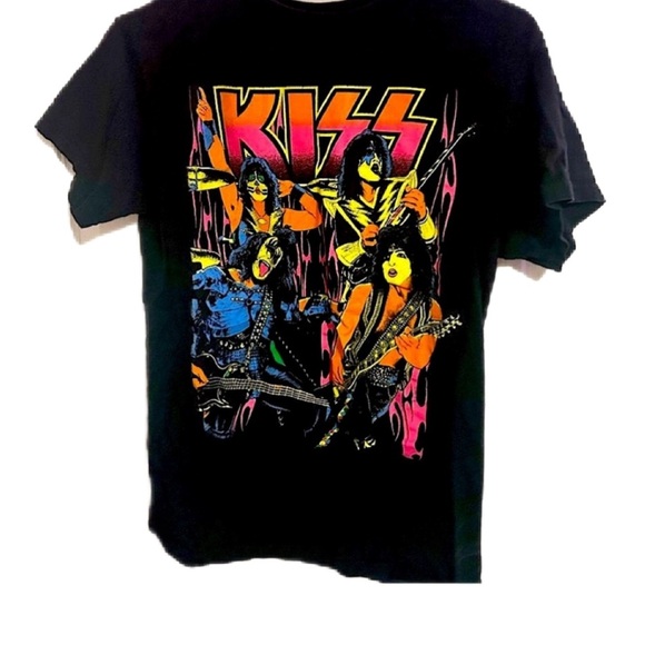 Kiss Tops - KISS VINTAGE BAND TEE SHIRT SCENE
